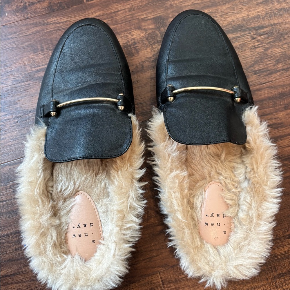 a new day Black Loafers with Faux Fur Lining